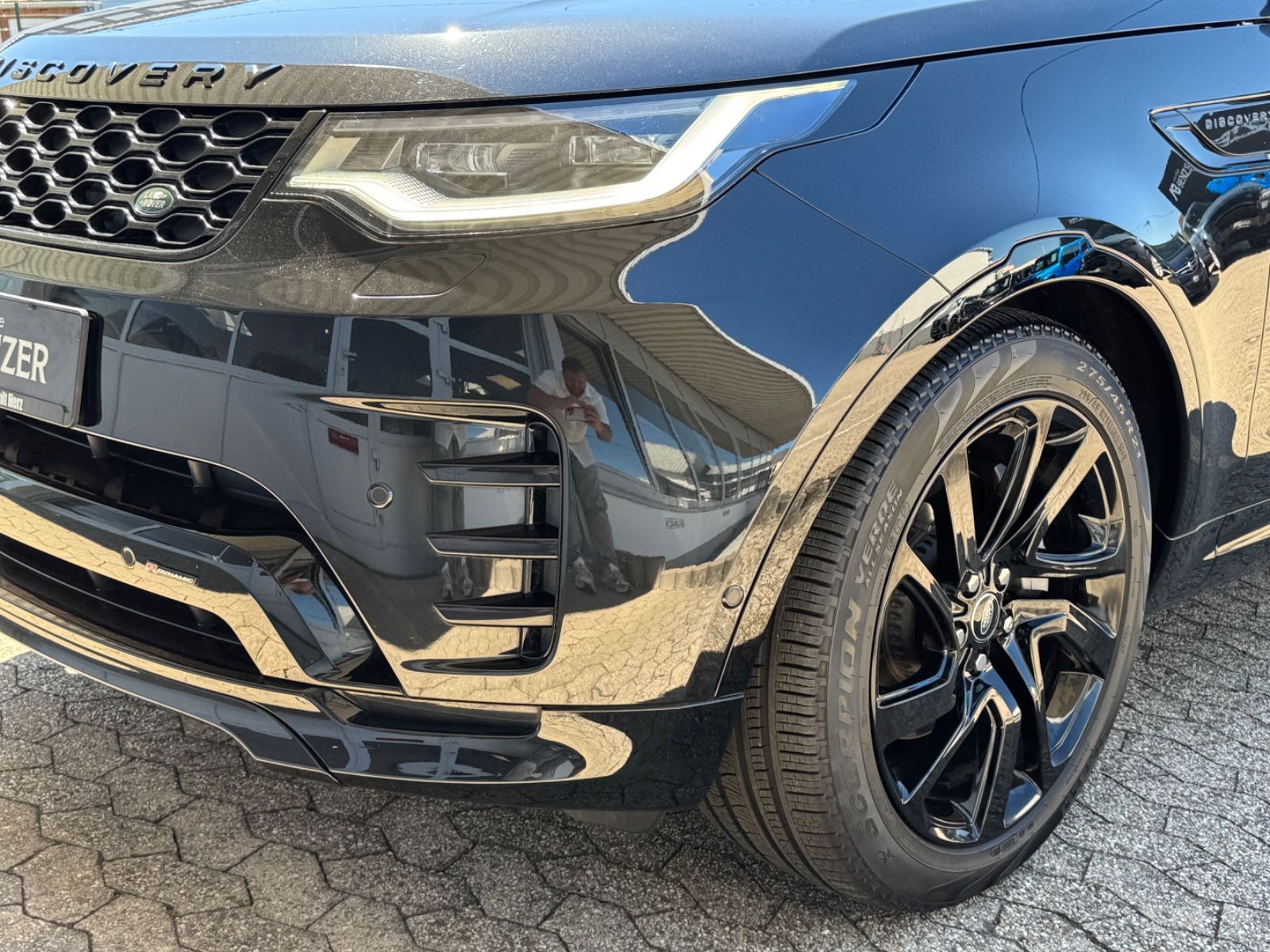 Fahrzeugabbildung Land Rover Discovery  R-Dynamic AWD/7-SITZER/360'°Cam/AHK