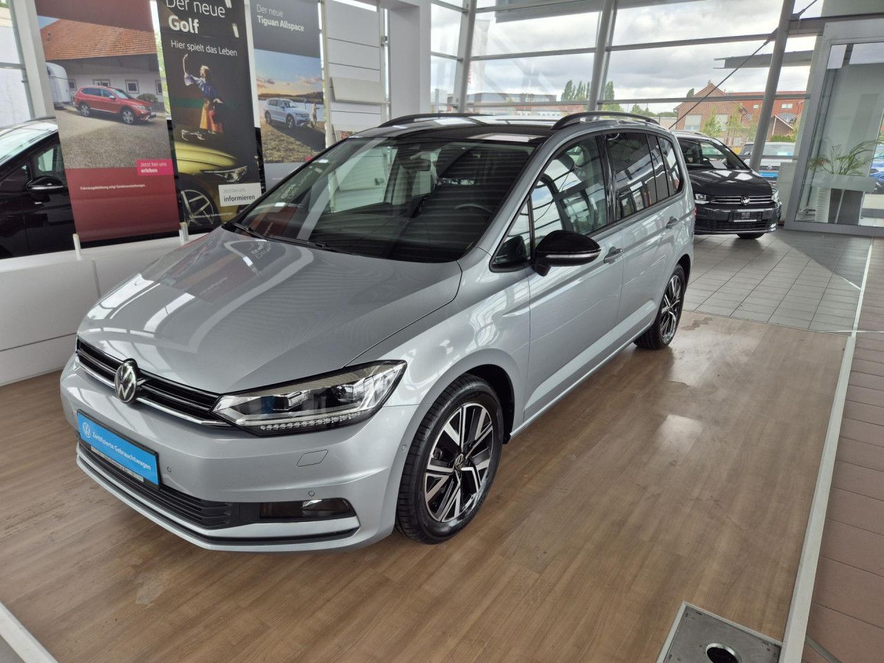 Volkswagen Touran Highline 2.0 TDI Black Style DSG KAMERA foto 4