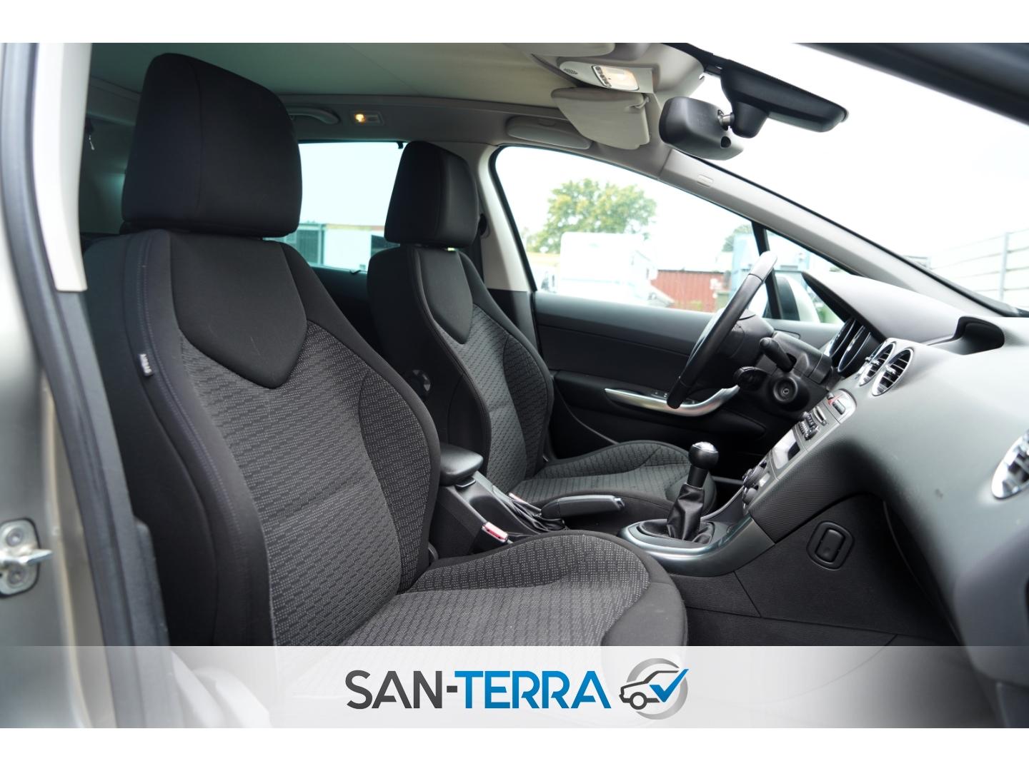 Peugeot 308 2010 — photo 29