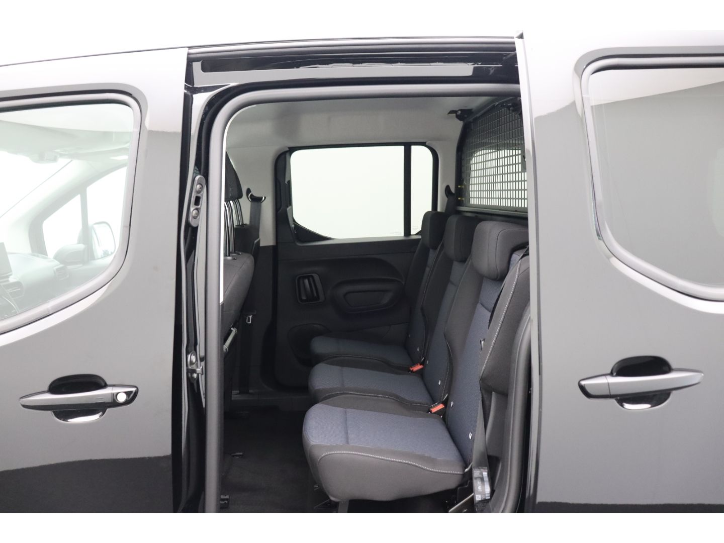 Fahrzeugabbildung Fiat Doblo Kombi L2 1.5 Diesel 96 kW Navigation