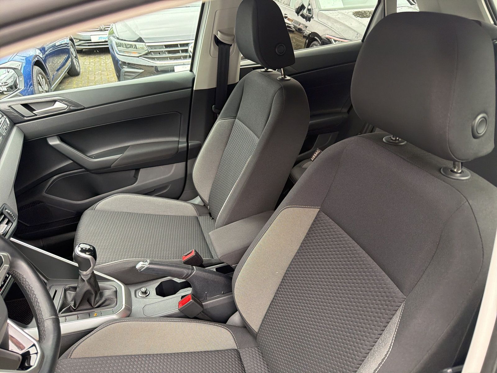 Polo Active TSi App Connect PDC v+h Sitzh. Activ