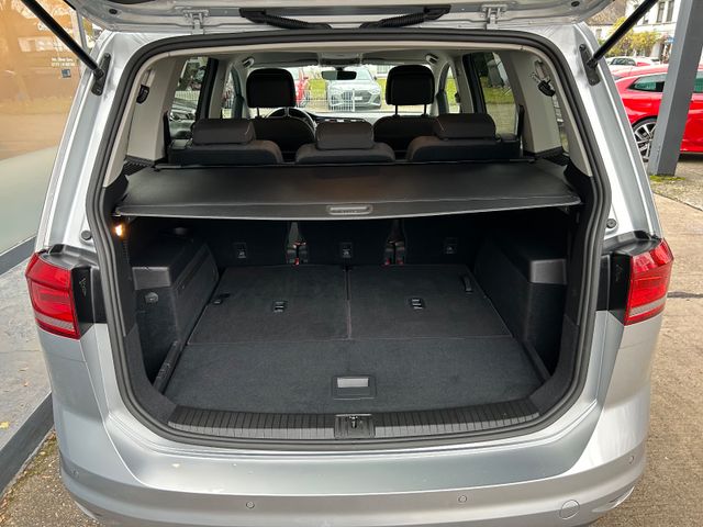 Fahrzeugabbildung Volkswagen Touran 1.6 TDI 7 Sitze+Navi+SHZ+BT+PDC+LM+