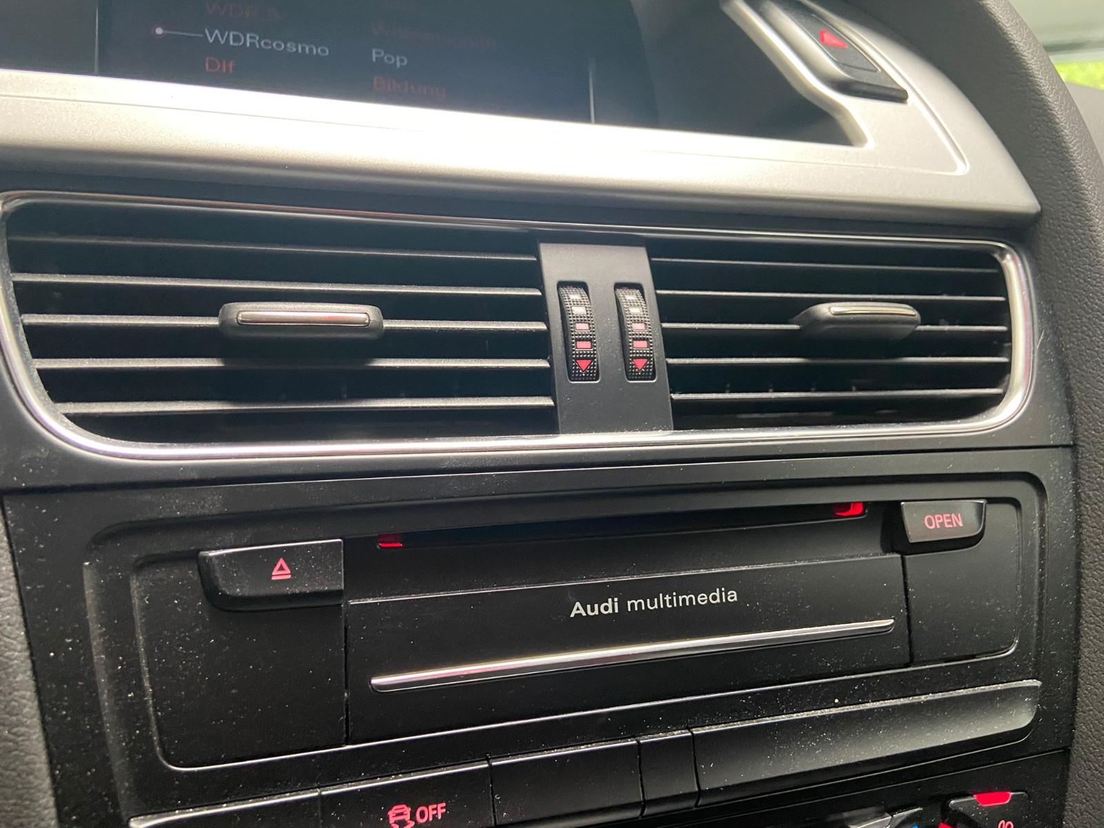Audi A4 2010 — photo 22