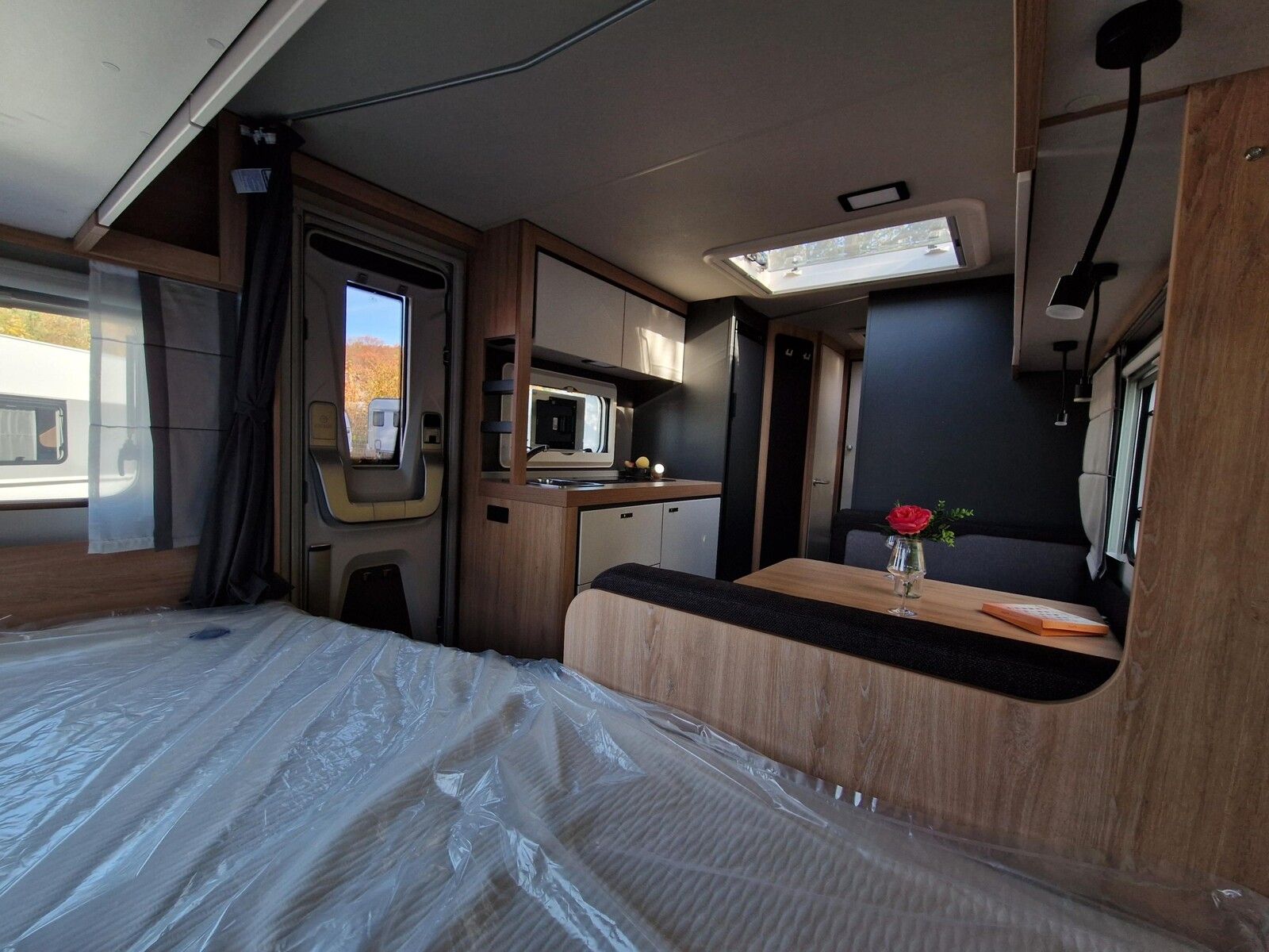 Fahrzeugabbildung Knaus Sport 500 KD 3 Stockbett mit Garagentür, 1800 kg