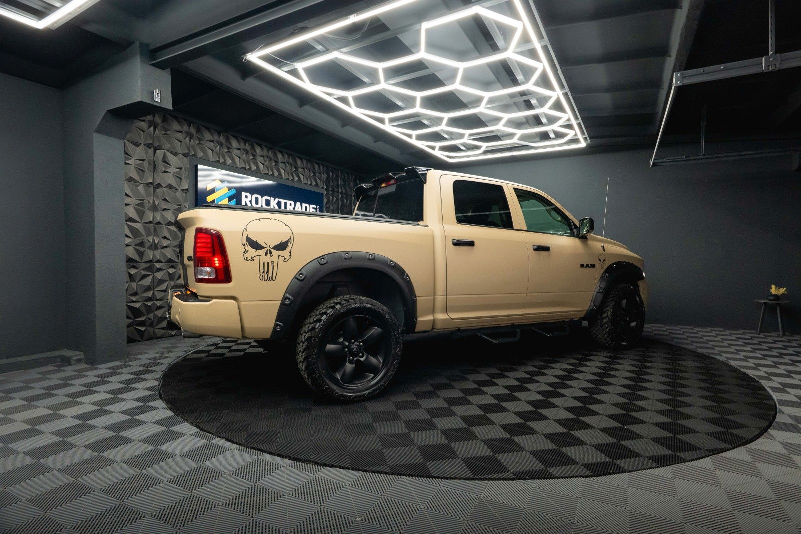 Fahrzeugabbildung Dodge RAM 5.7 V8 HEMI 4x4 PUNISHER OFFROAD RAPTOR LACK