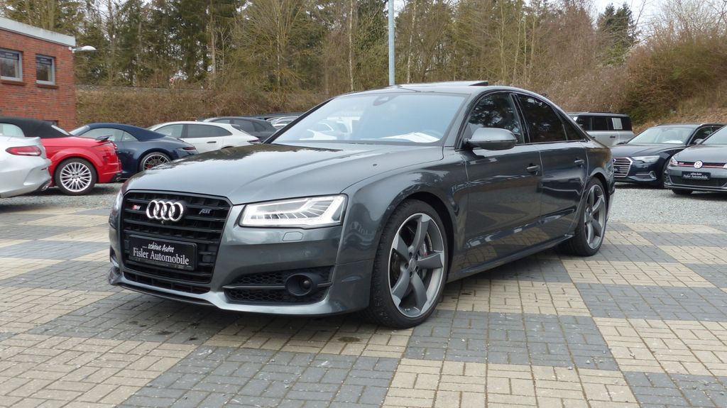 Audi S8