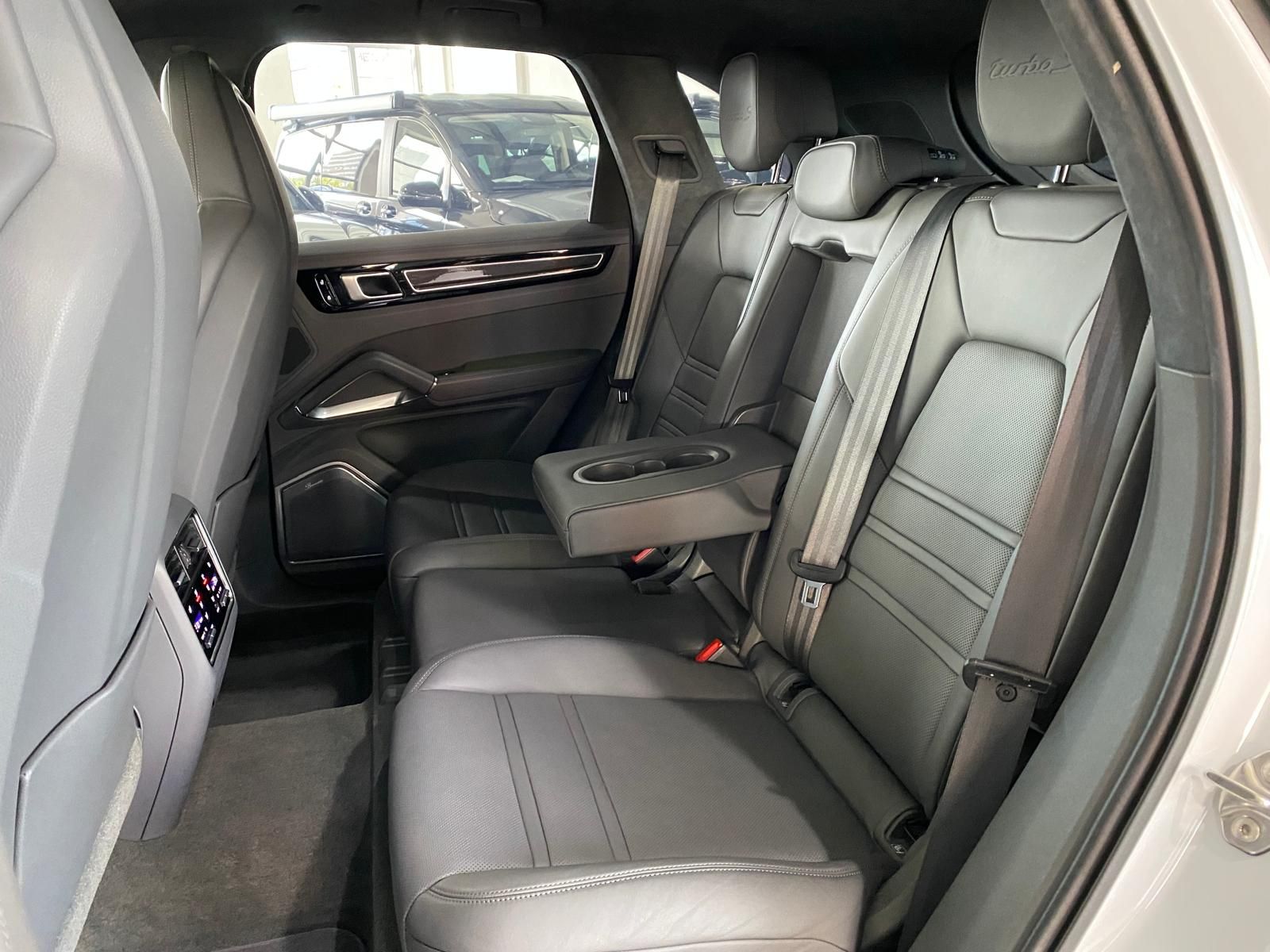 Fahrzeugabbildung Porsche Cayenne Turbo S E Hybrid/Pano/HUD/Matrix/22´/BUR