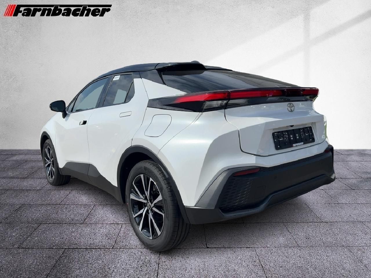 Fahrzeugabbildung Toyota C-HR Plug-In Hyb. FWD Black and White