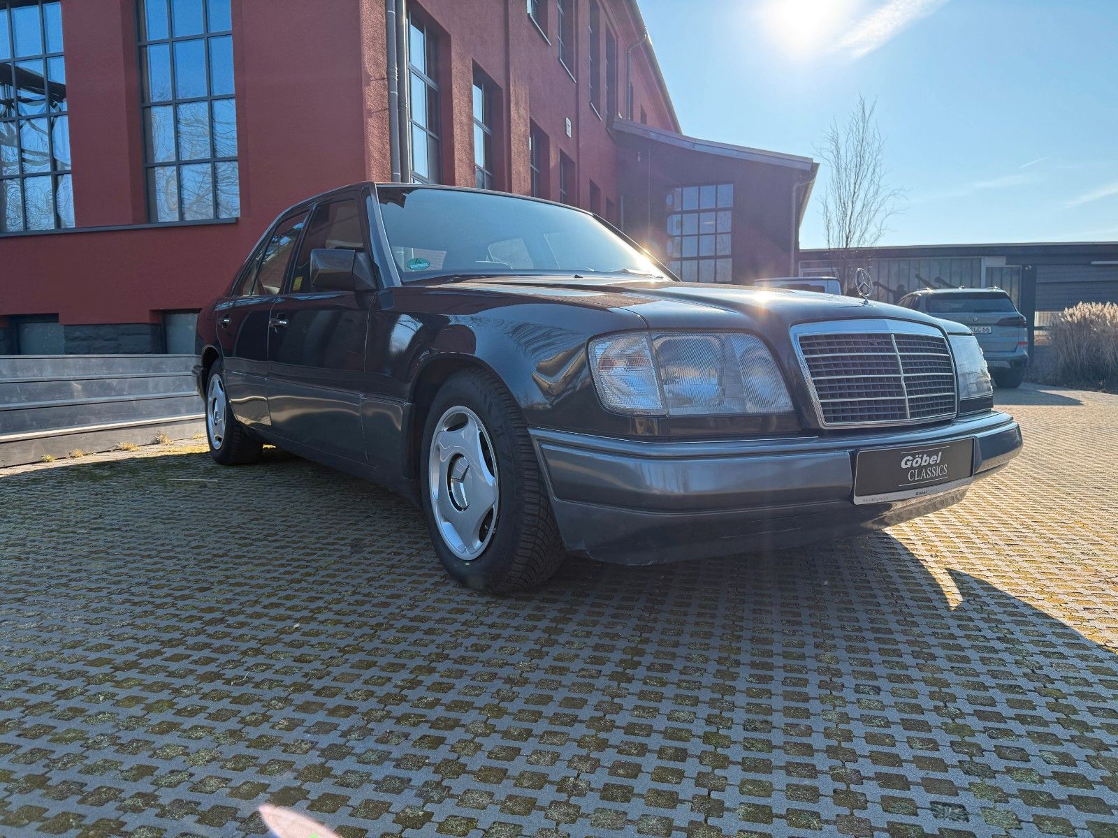 Fahrzeugabbildung Mercedes-Benz E 200