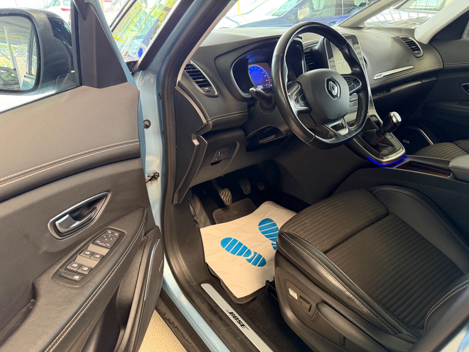 Fahrzeugabbildung Renault Scenic IV Grand BOSE Edition