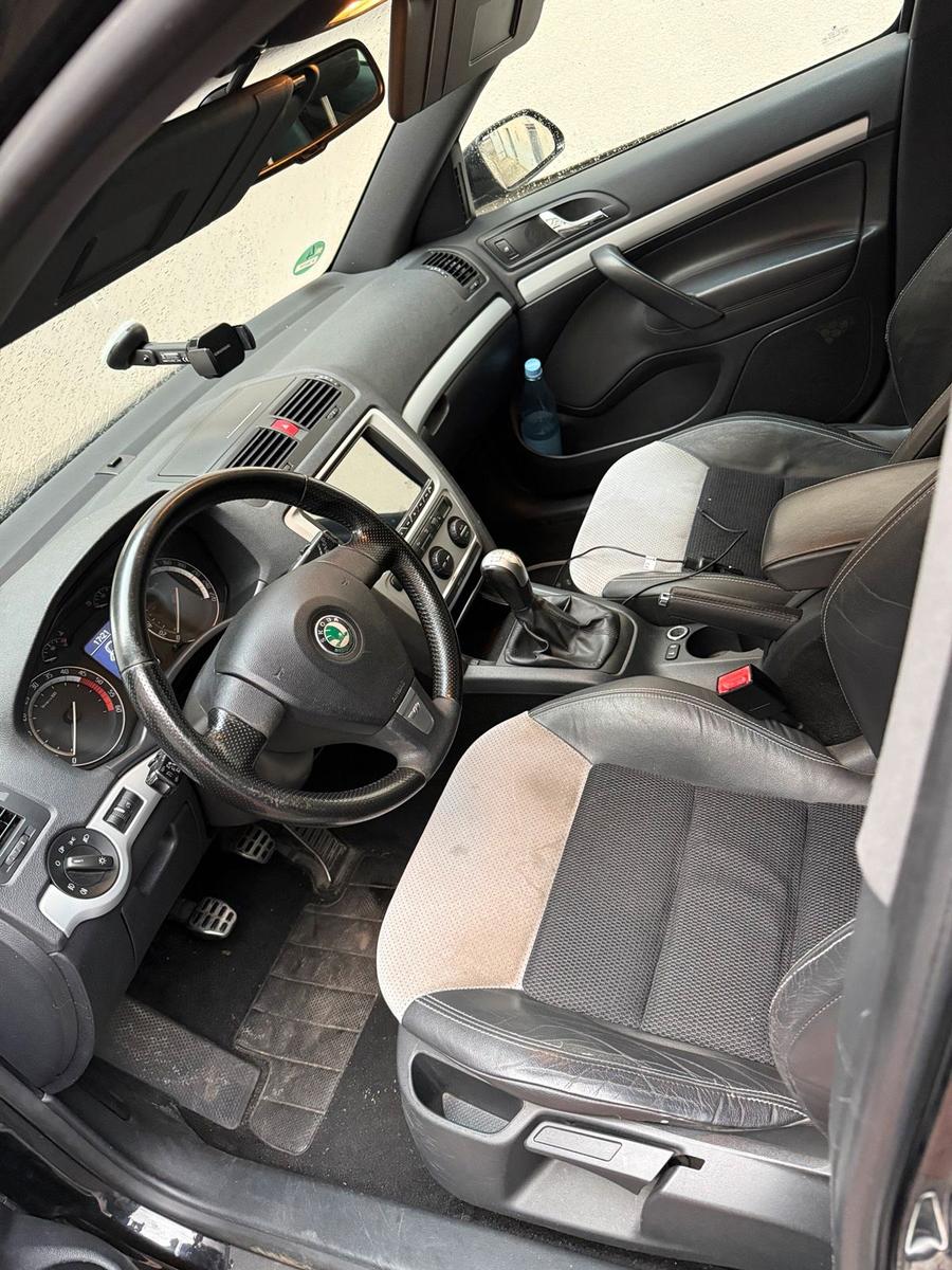 Skoda Octavia 2008 — interior