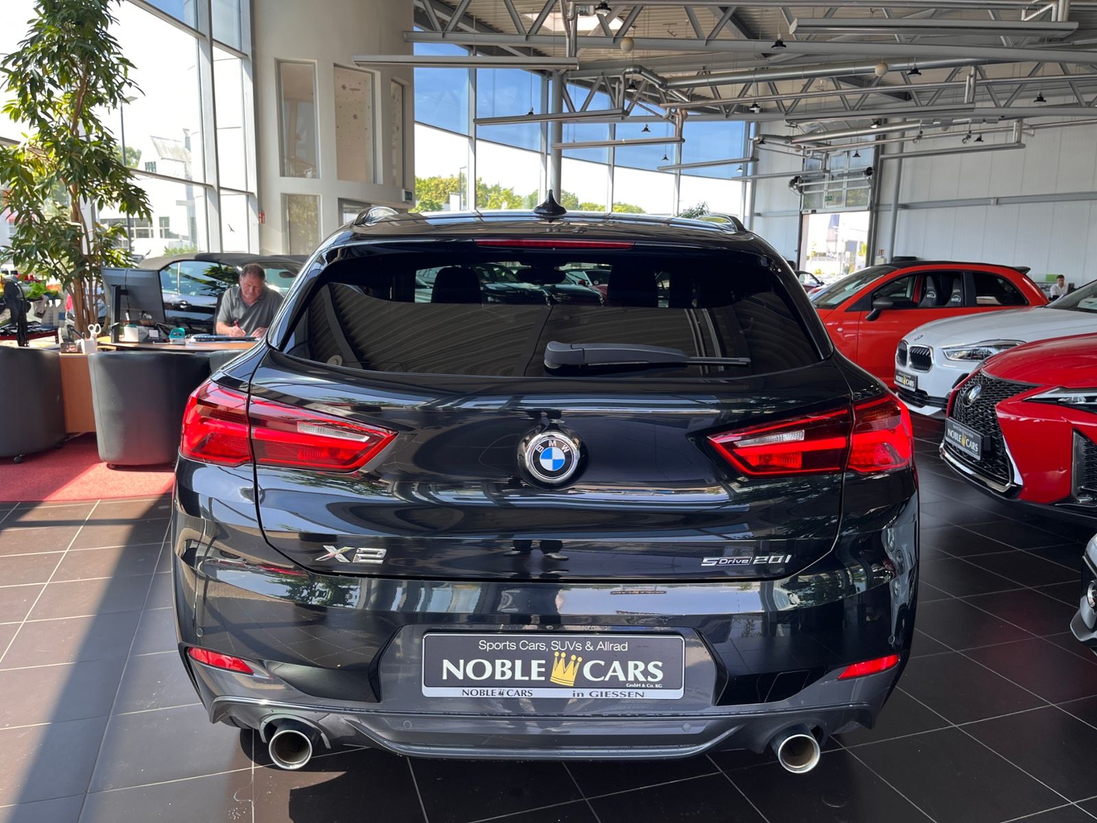 Fahrzeugabbildung BMW X2 sDrive 20 i M Sport Shadow LED NAV SHZ RFK