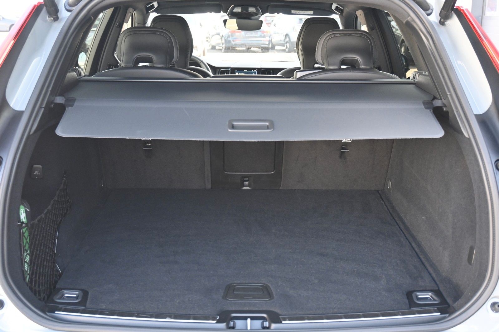 Fahrzeugabbildung Volvo XC60 B5 AWD Plus Dark*LED*H&K*CAM*BLIS*Google