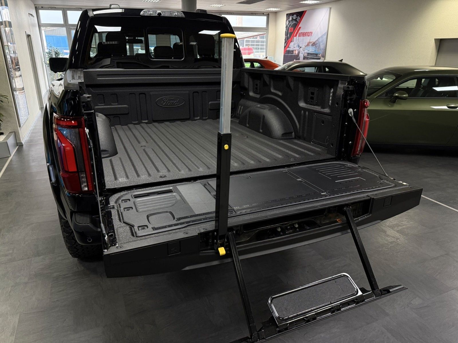 Fahrzeugabbildung Ford FORD RAPTOR -R- V8 KOMPRESSOR-SOFORT!!!!