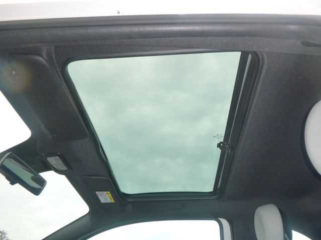 Fahrzeugabbildung Fiat 500 Lim Dolcevita >PANO/Einparkhilfe<