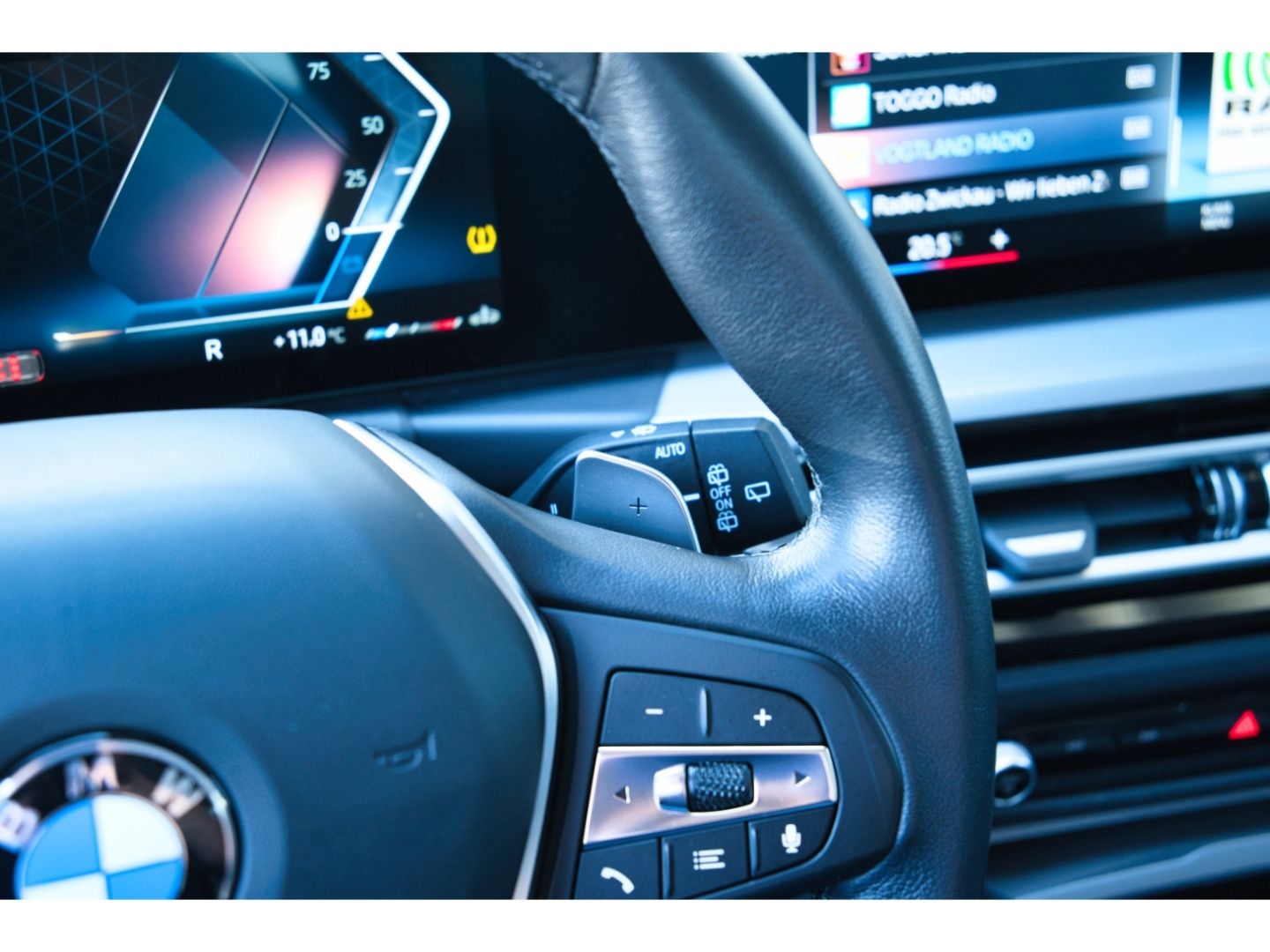 BMW 318 d Touring HUD Navi SHz LED Rückfahrkamera foto 14