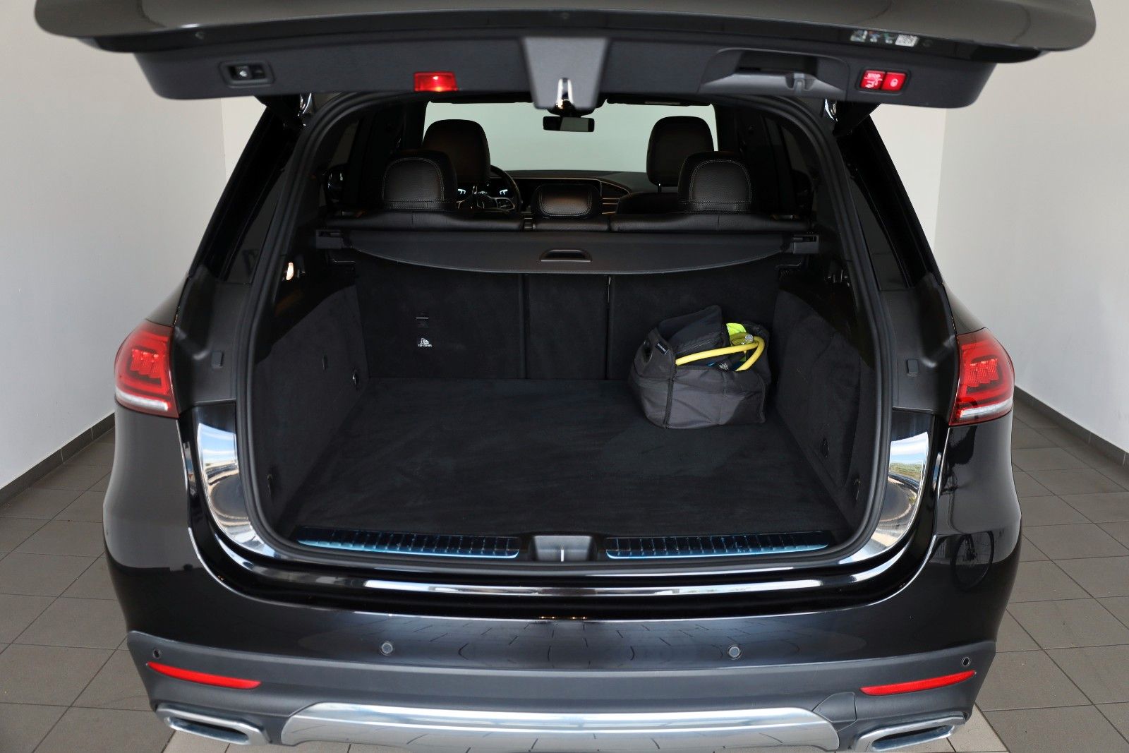 Fahrzeugabbildung Mercedes-Benz GLE 350 de 4M Navi,LED,SH,360°Kamera,Panoram,AHK