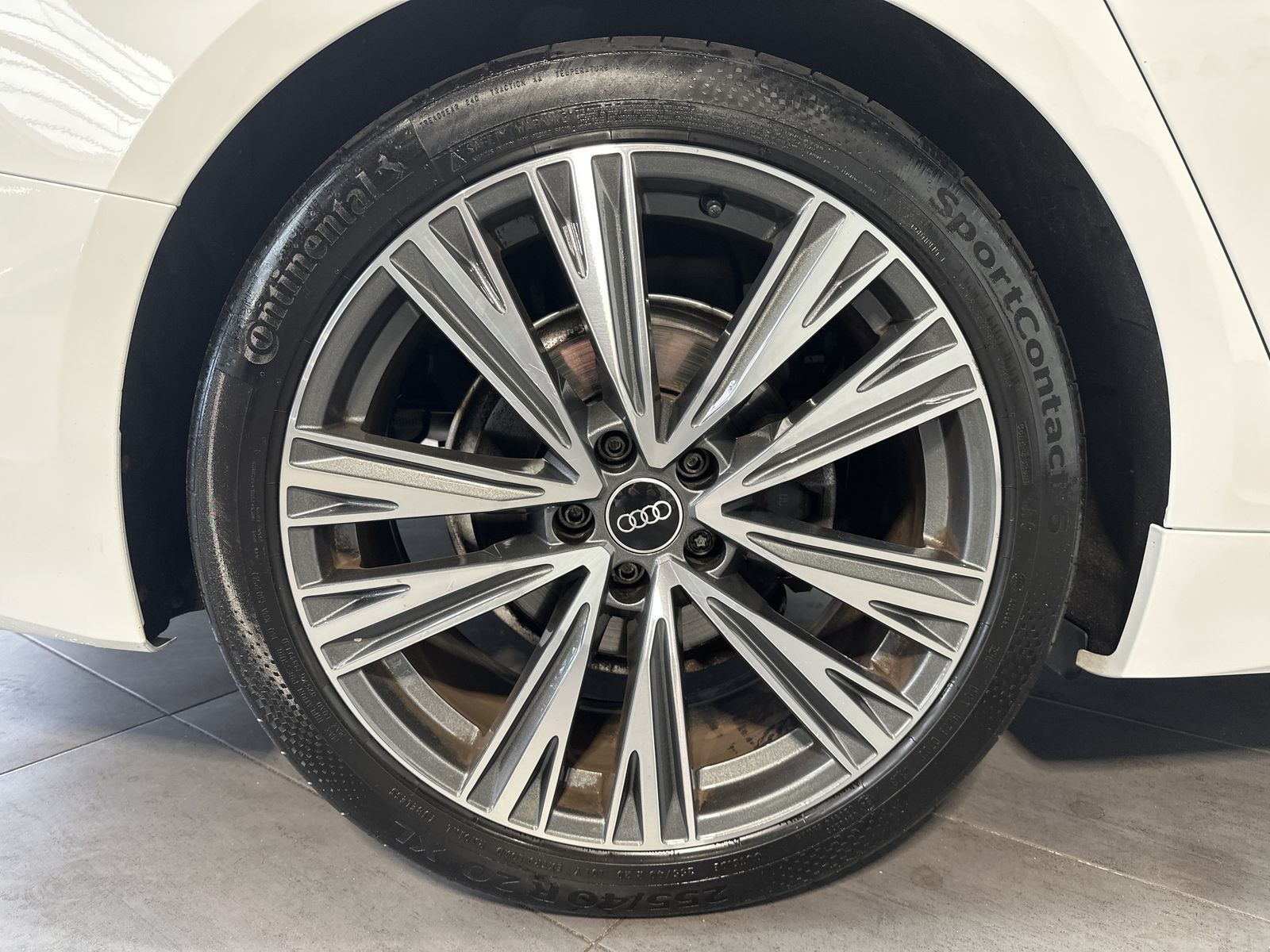 Fahrzeugabbildung Audi A6 Avant 40 TDI S-Line NAV+LED+AHK+CARPLAY+20ZO