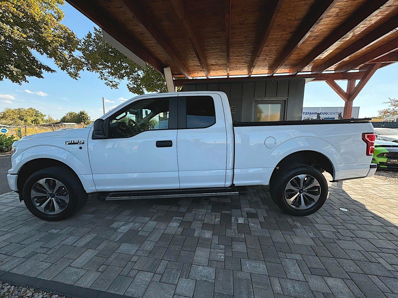 Fahrzeugabbildung Ford F150 5.0 V8 STX Offroad 4x4 SuperCab Long Bed