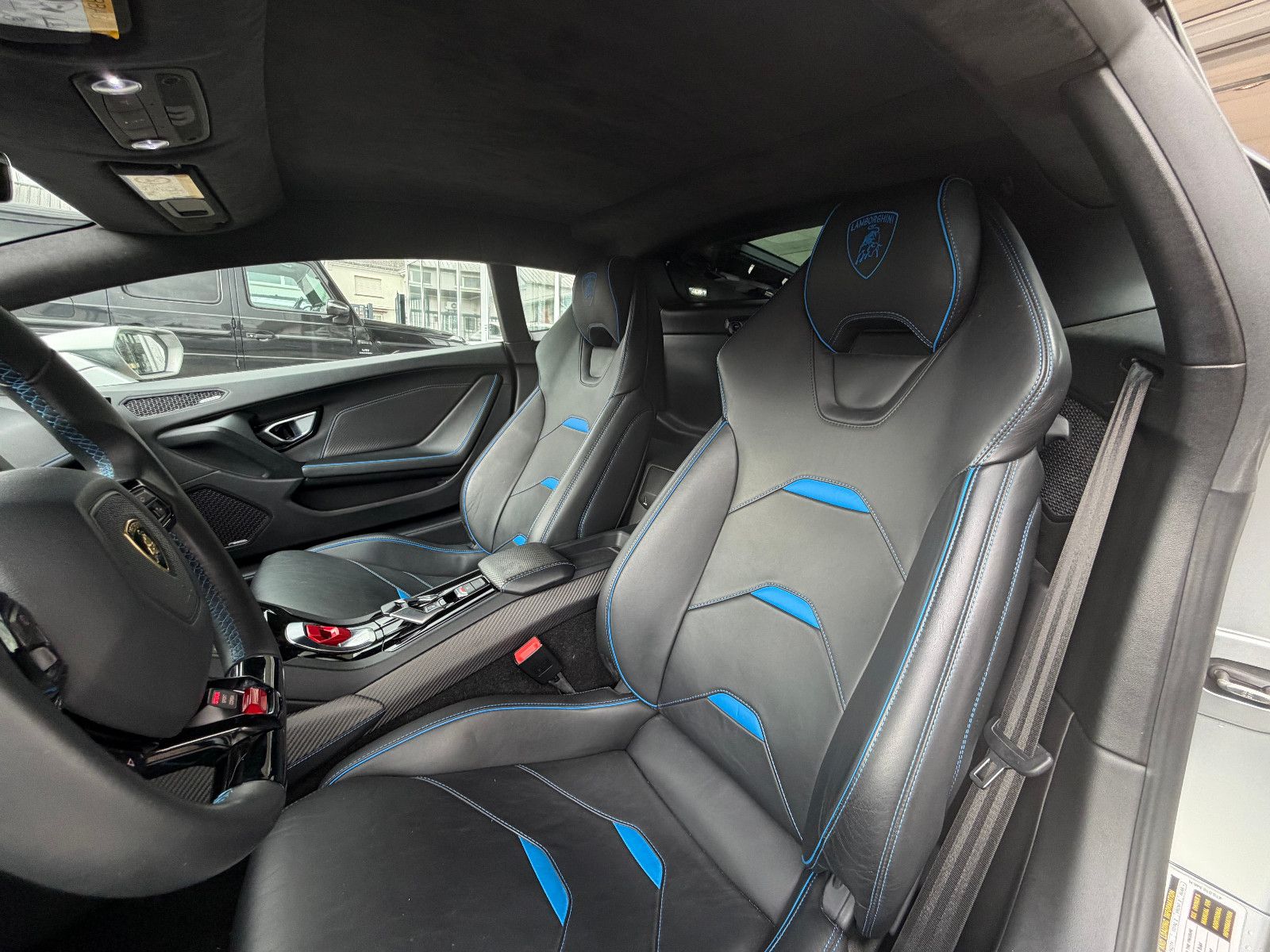 Fahrzeugabbildung Lamborghini Huracán EVO V10 /LIFT/SENSONUM/KAMERA/ACC