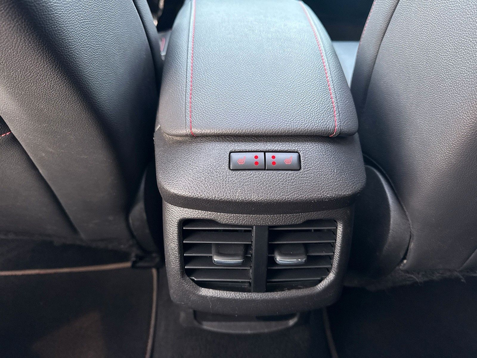 Fahrzeugabbildung Ford Mondeo Turnier ST-Line *Pano*LED*Kamera*Keyless*