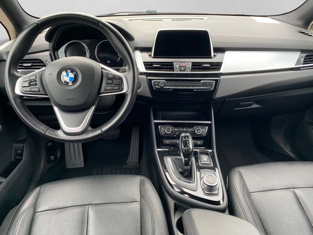 Fahrzeugabbildung BMW 218d Active Tourer Advantage+LED+Navi+Leder+PDC