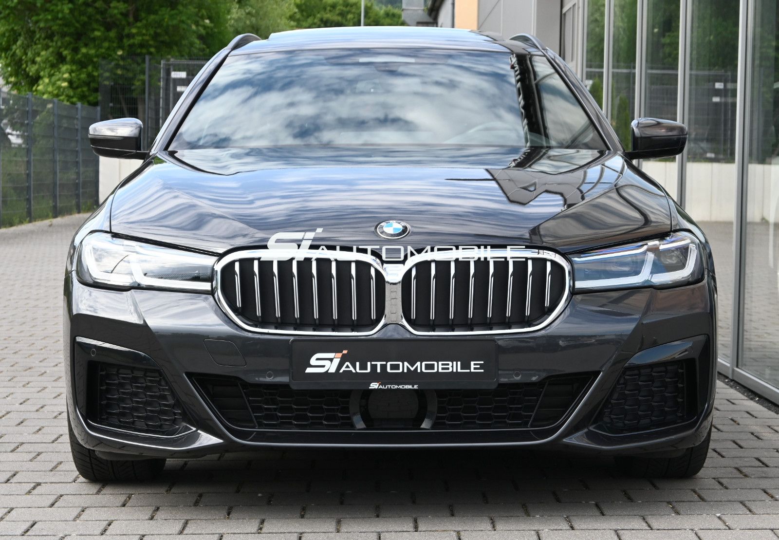 Fahrzeugabbildung BMW 540d xDr. Touring M-Sport °ACC°AHK°STANDHZ°PANO°
