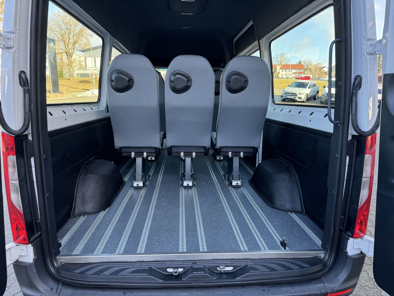 Fahrzeugabbildung Mercedes-Benz Sprinter 315 CDI Tourer Dachklima*9-Sitze*MBUX