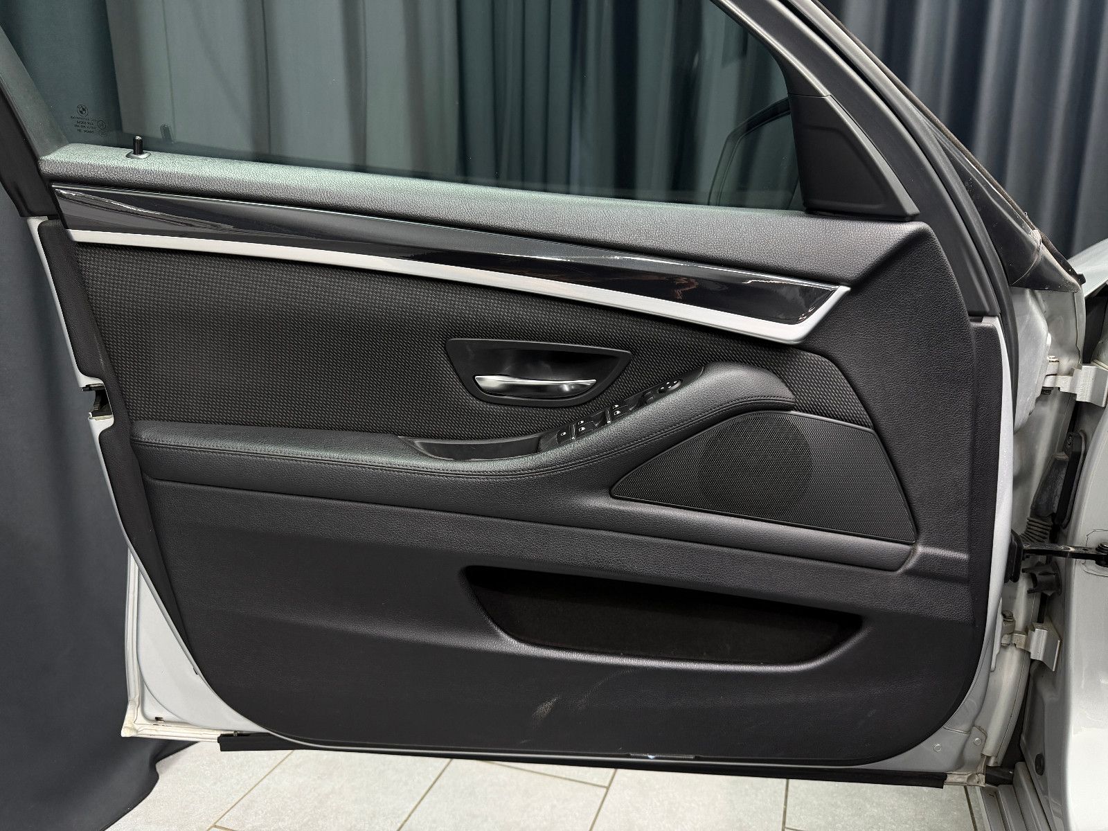 Fahrzeugabbildung BMW 530d Limousine |AUTOMATIK|PANO|NAVI|PDC
