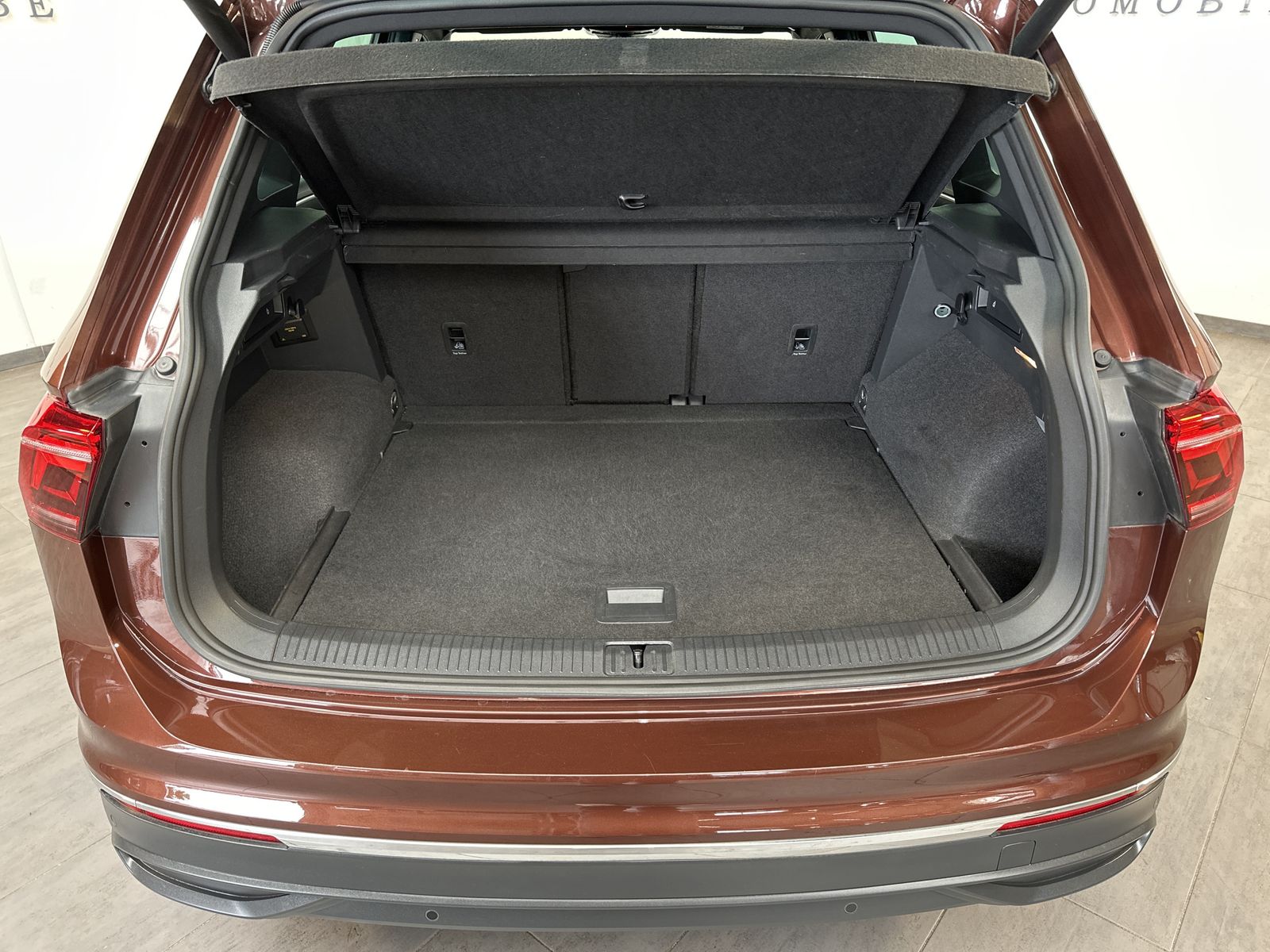 Fahrzeugabbildung Volkswagen Tiguan 2.0 TDI DSG United NAV+LED+ACC+KAM+VCOCK