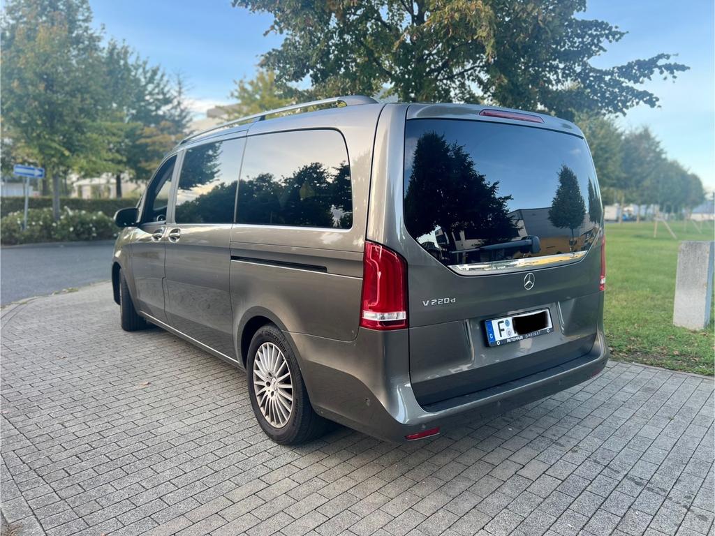 Mercedes-Benz V 220