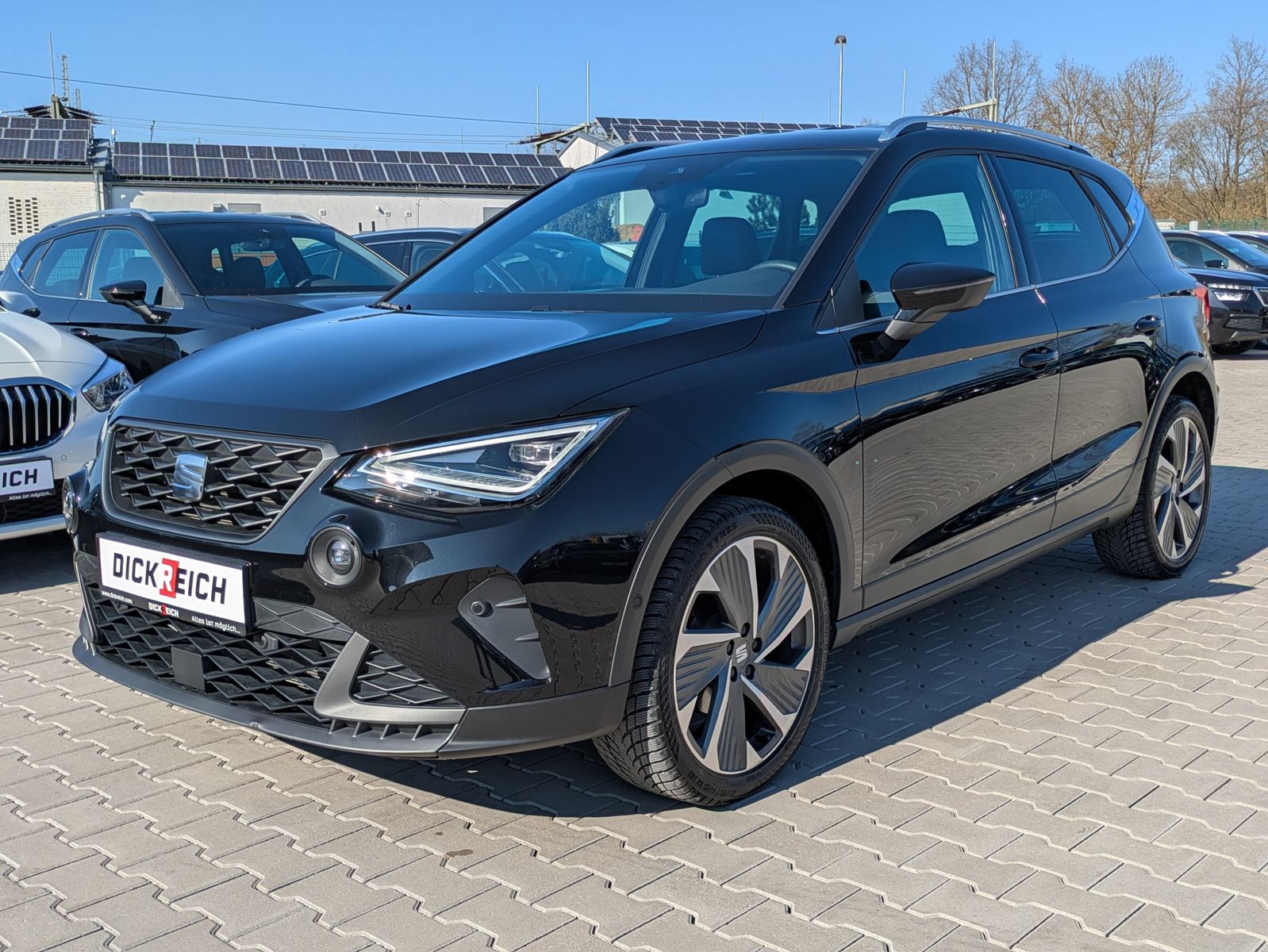 Fahrzeugabbildung SEAT Arona 1.5 TSI FR DSG AHK*ACC*LED*APP*DAB*KAMERA