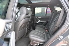 Fahrzeugabbildung BMW X5 xDrive 40d M-Sport*LASER*PANO*LUFT*B&W*AHK