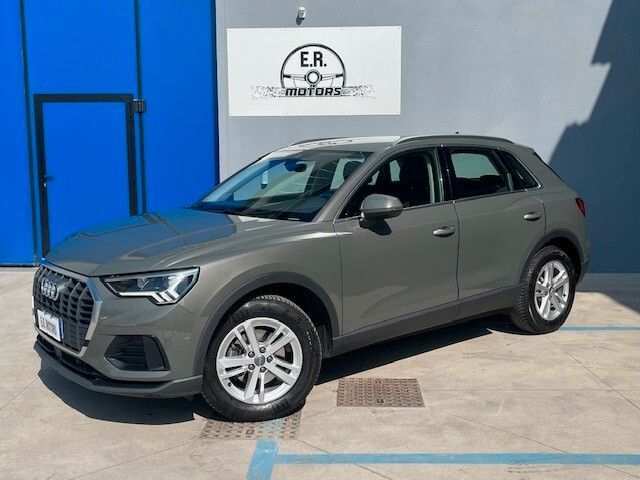 AUDI Audi Q3 35 TFSI S tronic Business Advanced