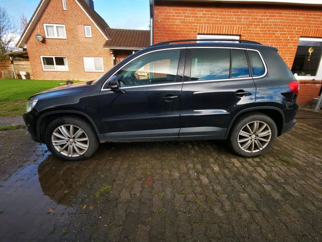 Volkswagen Vw Tiguan schwarz automatik