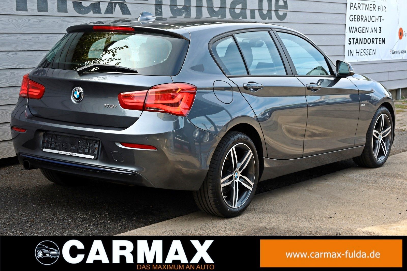 Fahrzeugabbildung BMW 118i Sport Line Lim. Navi,LED,SH,PDC,SR+WR