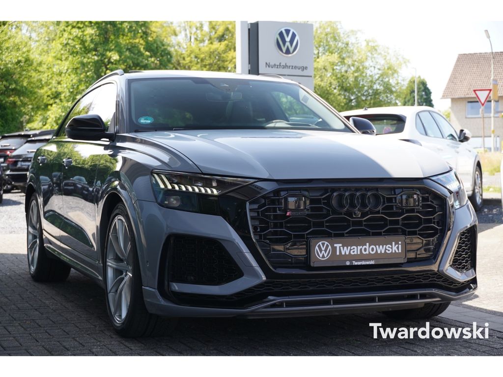 Audi RSQ8