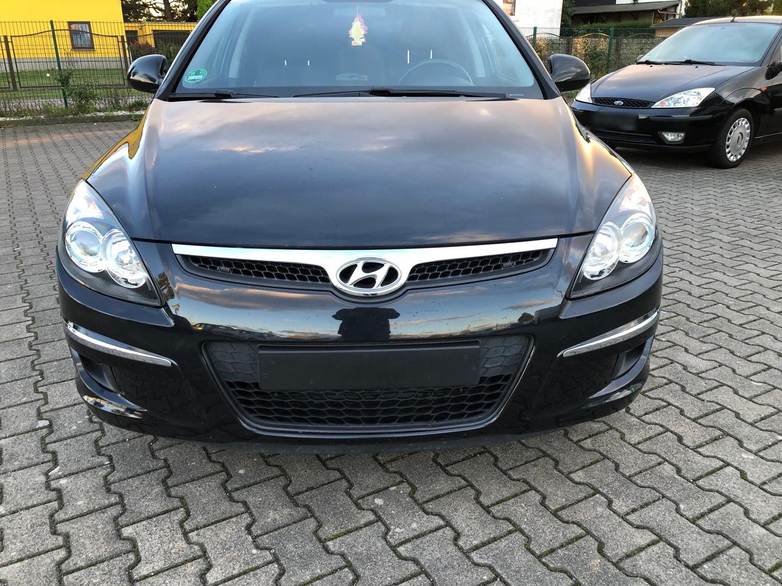 Hyundai i30 2009 — rear view