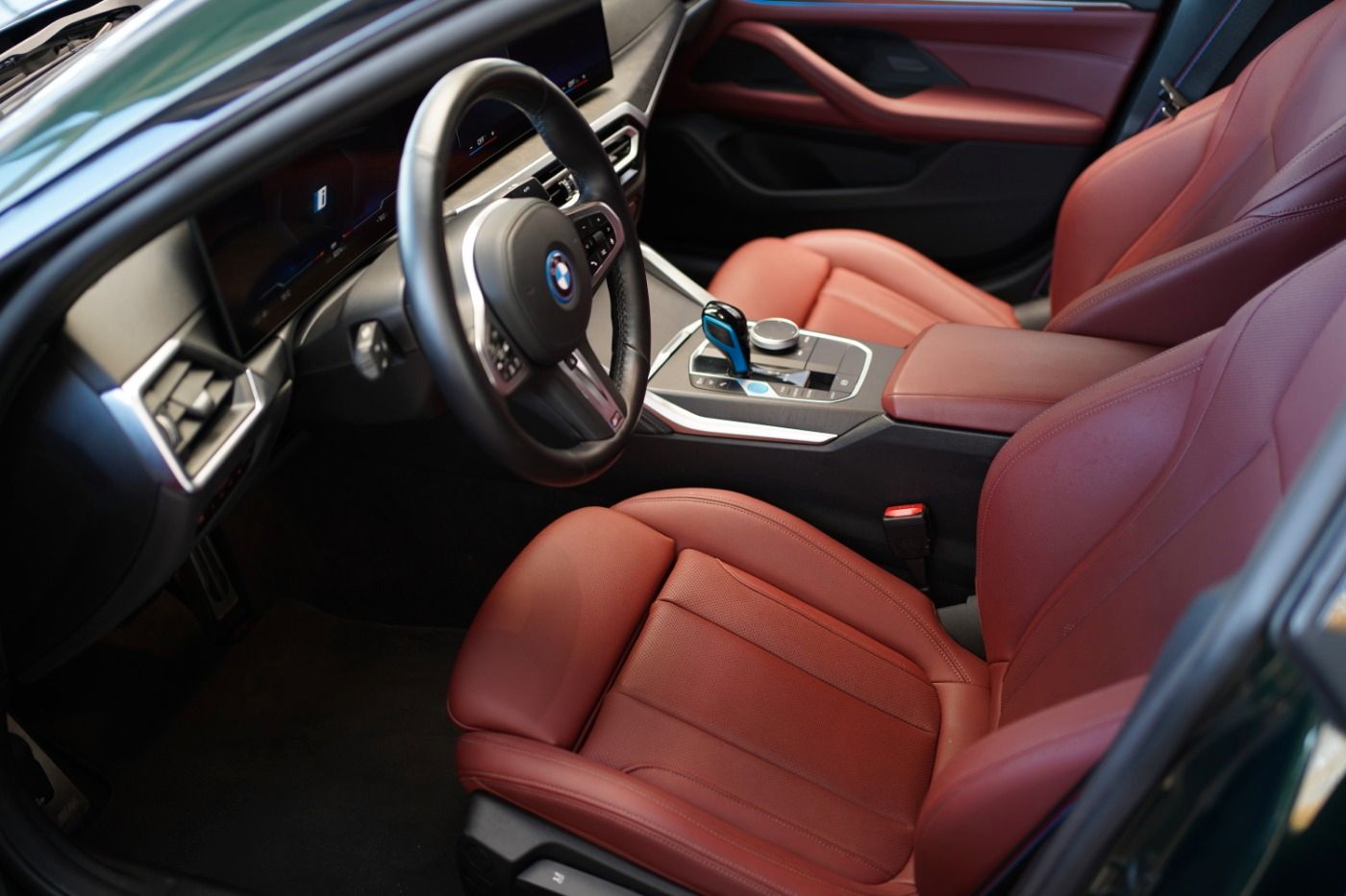 Fahrzeugabbildung BMW i4 eDrive40 GC M-Sport +ParkingAssistent+Komfort