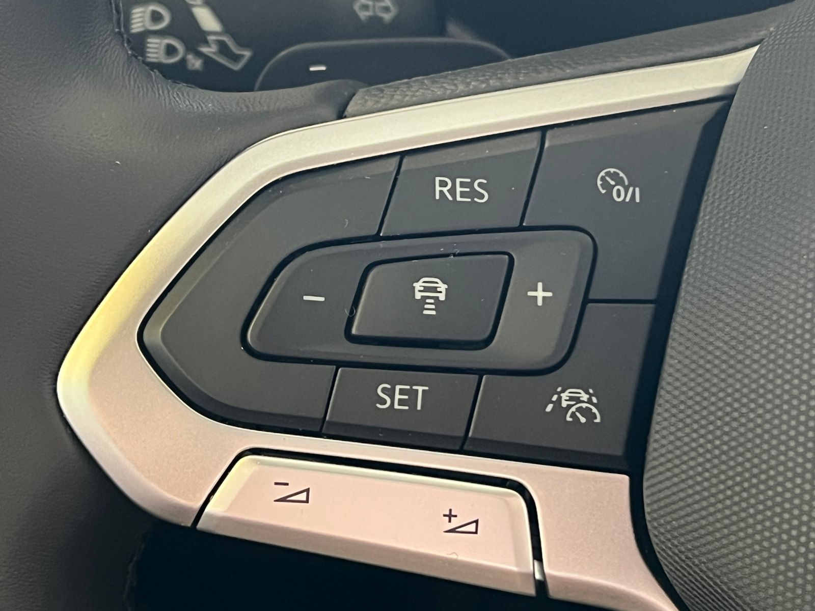 Fahrzeugabbildung Volkswagen T-Cross GOAL 1.0 TSI DSG *AHK, LED, App-Connect,