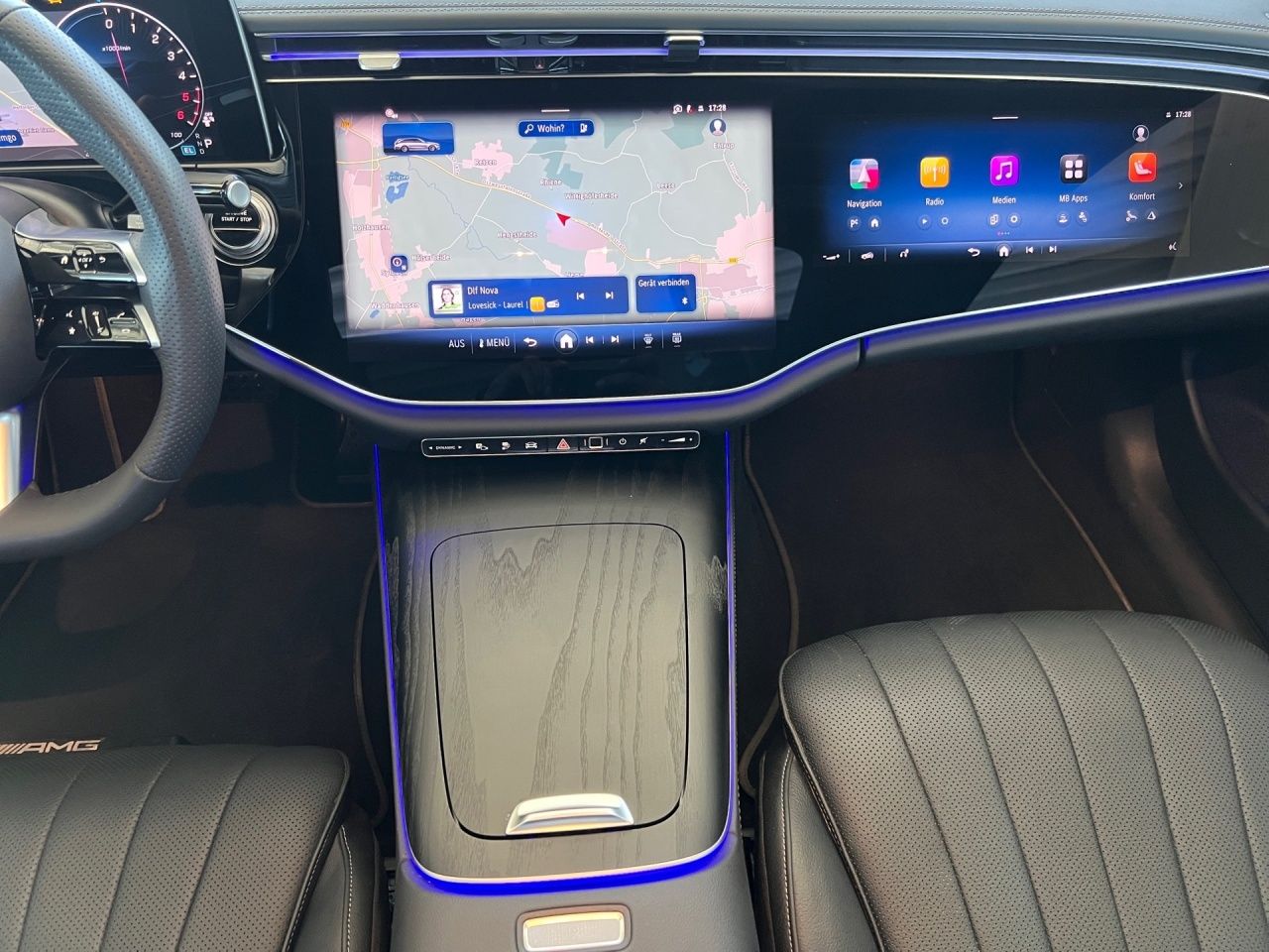 Mercedes-Benz E 300 T de 4M AMG Massage Sitzklima Superscreen foto 21