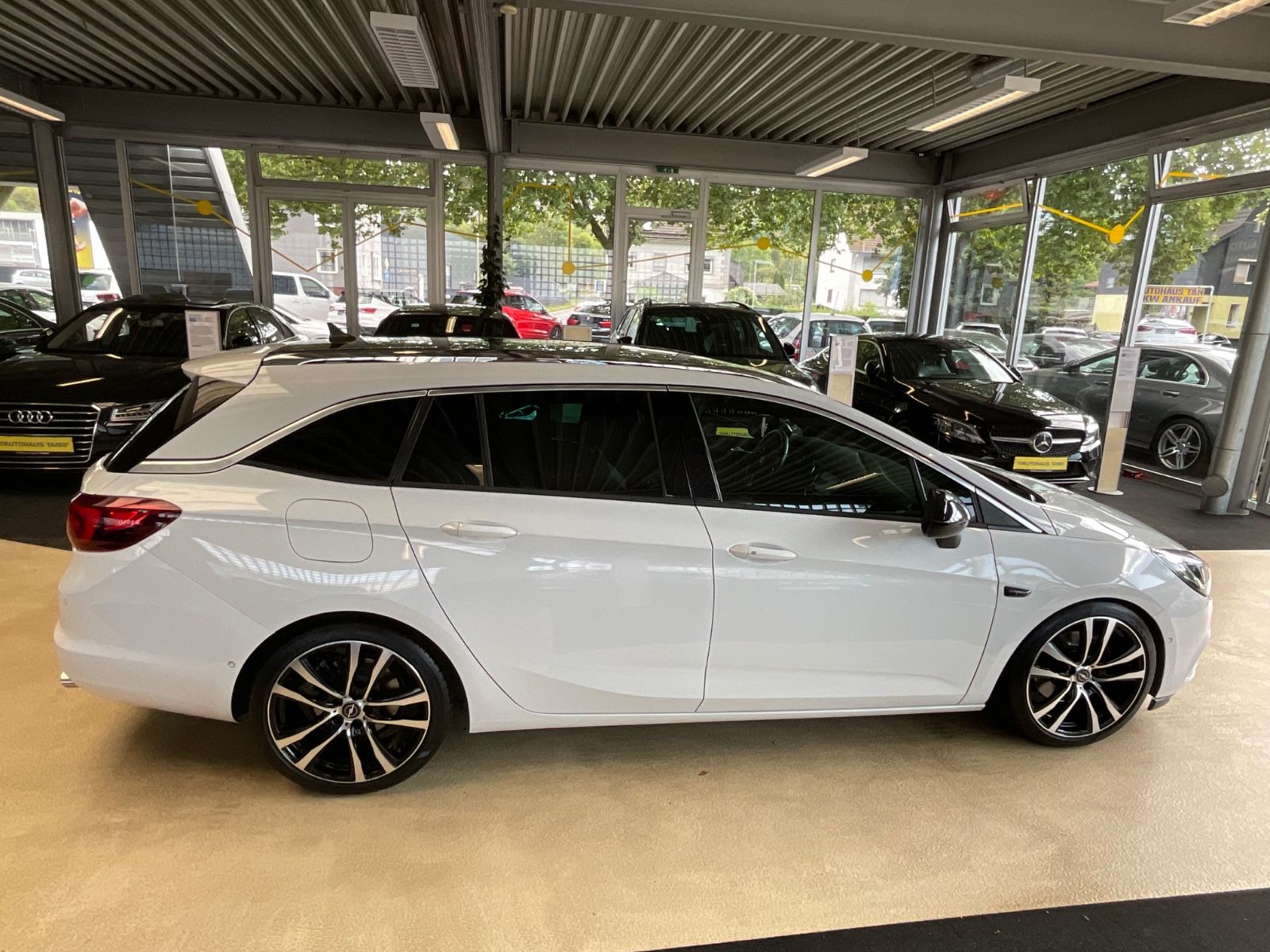 Fahrzeugabbildung Opel Astra K Sports Tourer Ultimate*OPC Line
