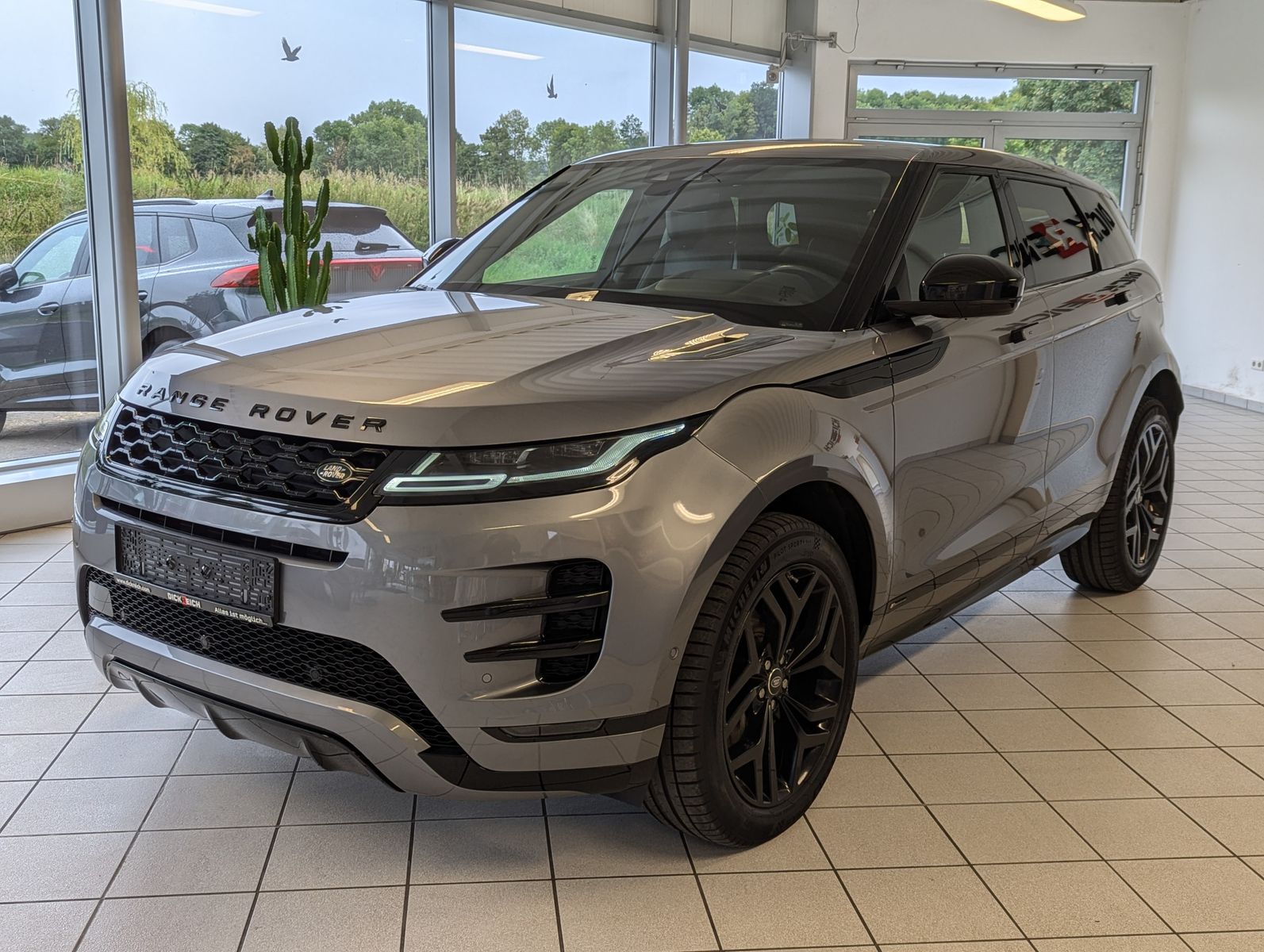 LAND ROVER Range Rover Evoque D180 R-Dynamic SE Pano HUD 20 - Image 3