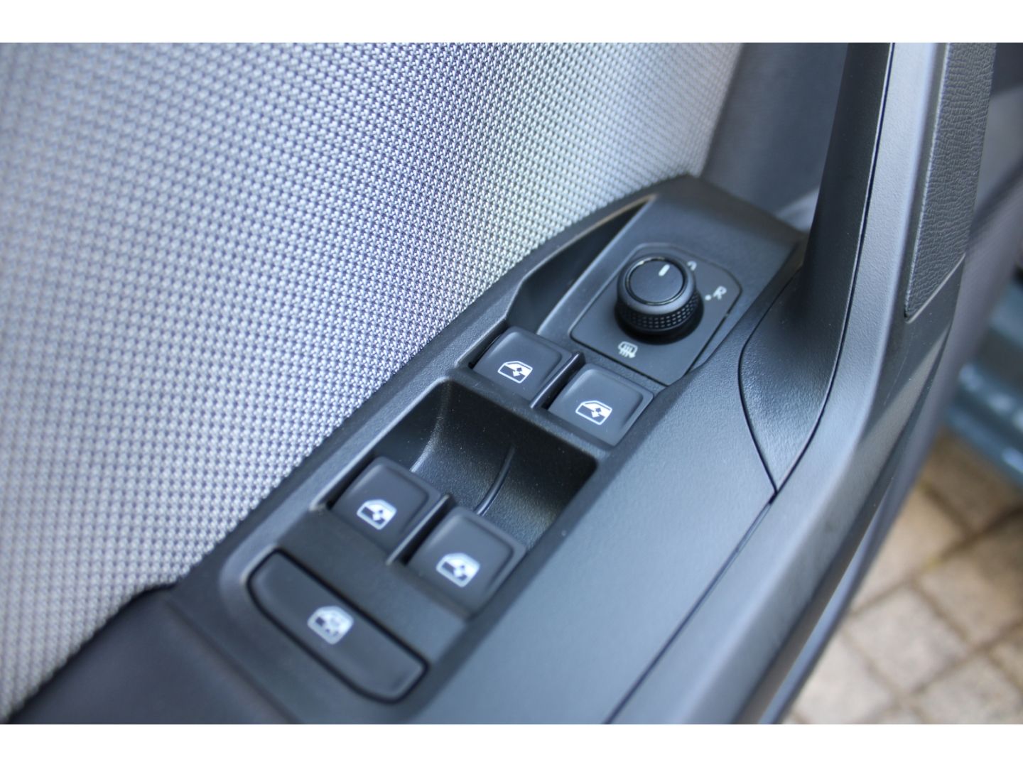 Fahrzeugabbildung SEAT Leon Sportstourer Style LED GRA WiPa RFK FullLin