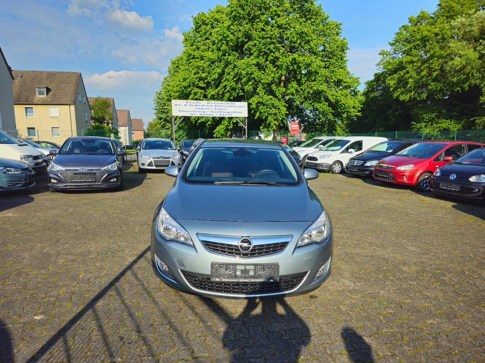 Opel Astra J Design Edition Navigation*Klima*Rentner