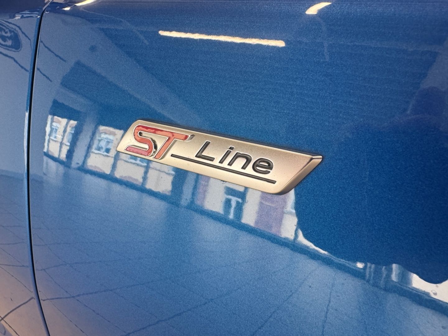 Fahrzeugabbildung Ford Focus ST-Line X B&O VerkehrszeichenER LED Kamera