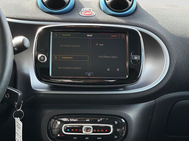 Smart fortwo coupe electric drive EQ passion+SZH+Pano