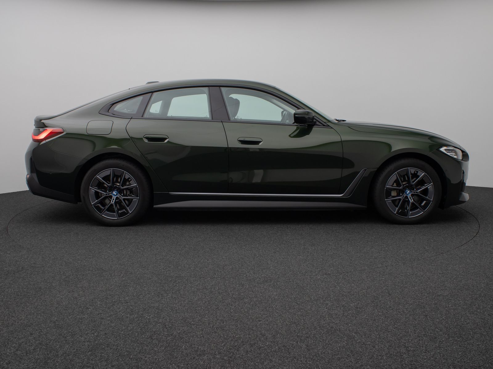 Fahrzeugabbildung BMW i4 eD40 Gran Coupè Kamera DAB HUD Alarm Komfort