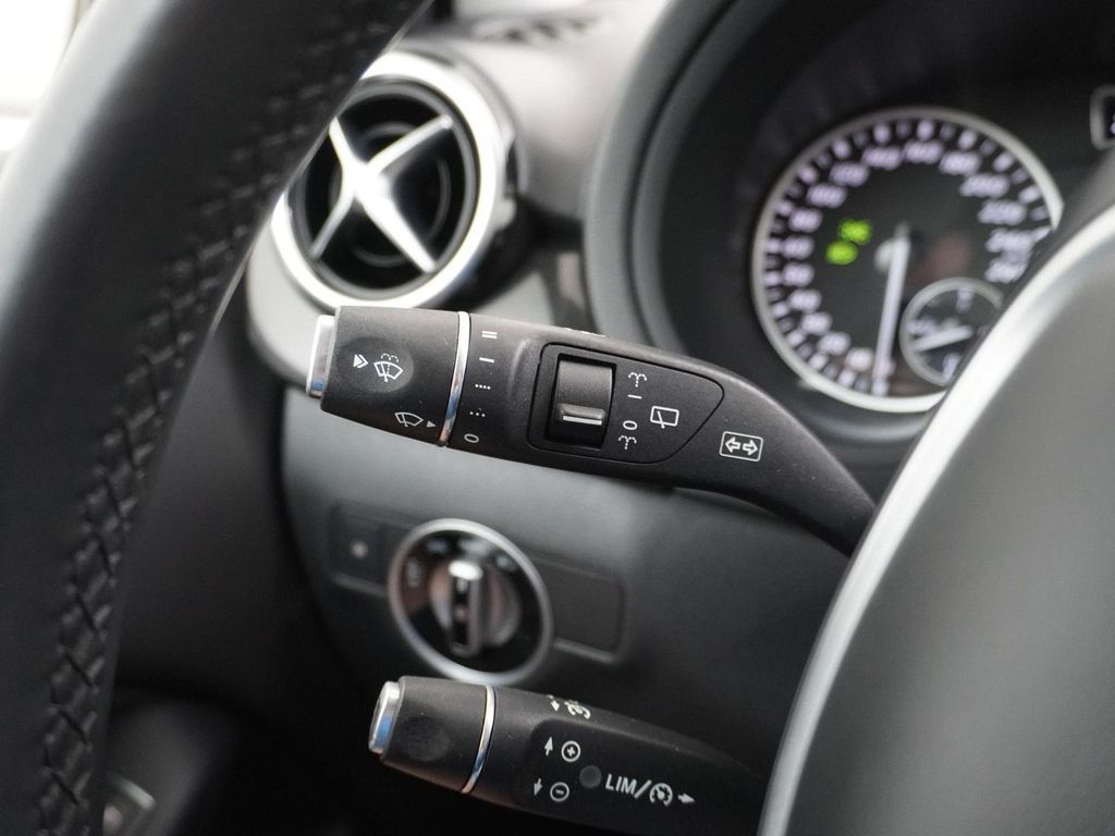 Mercedes-Benz B 180 Ambition