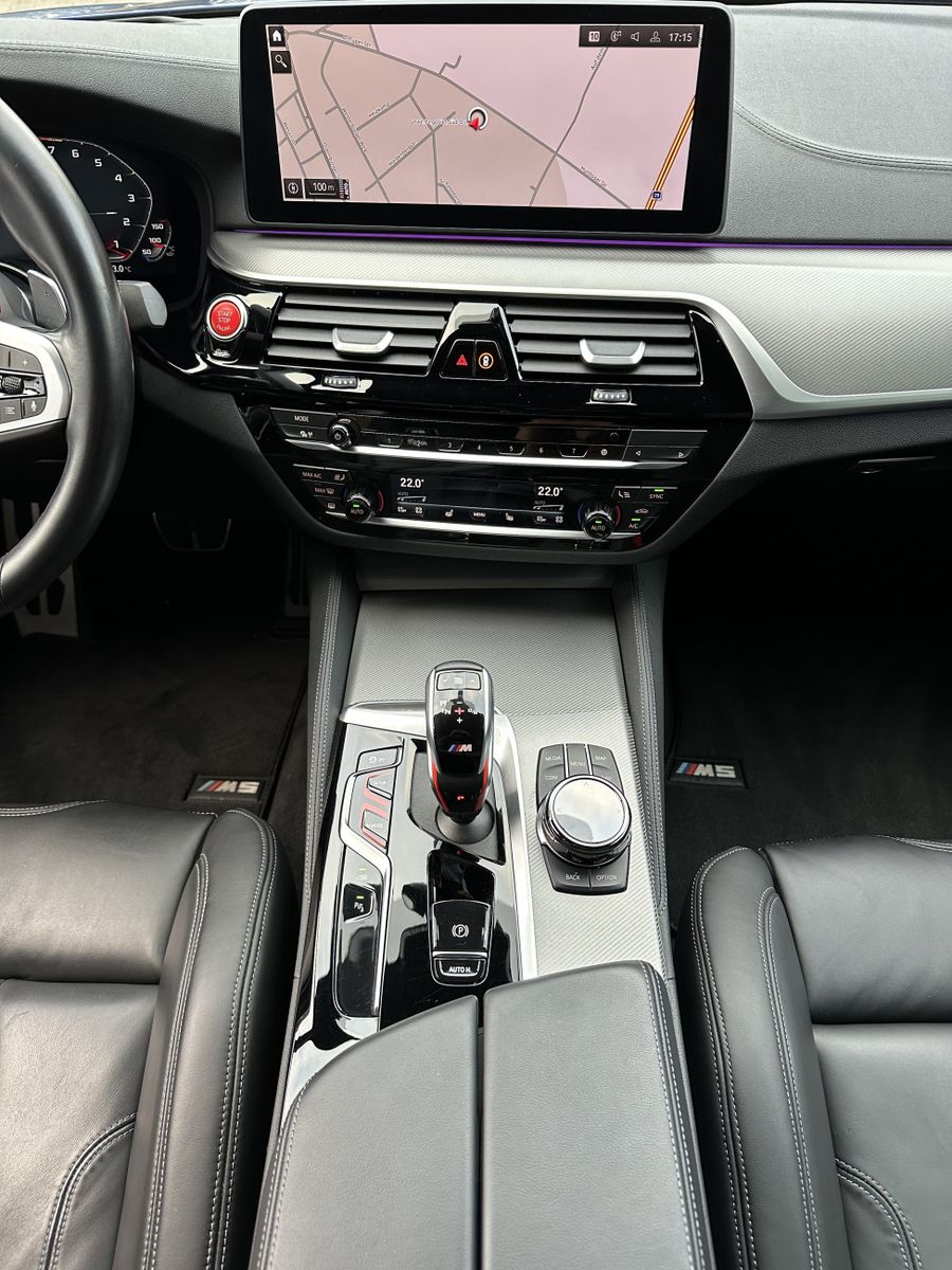 Fahrzeugabbildung BMW M5 Competition NAV+LED+KERAMIK+KAMERA+20ZOLL+1HD